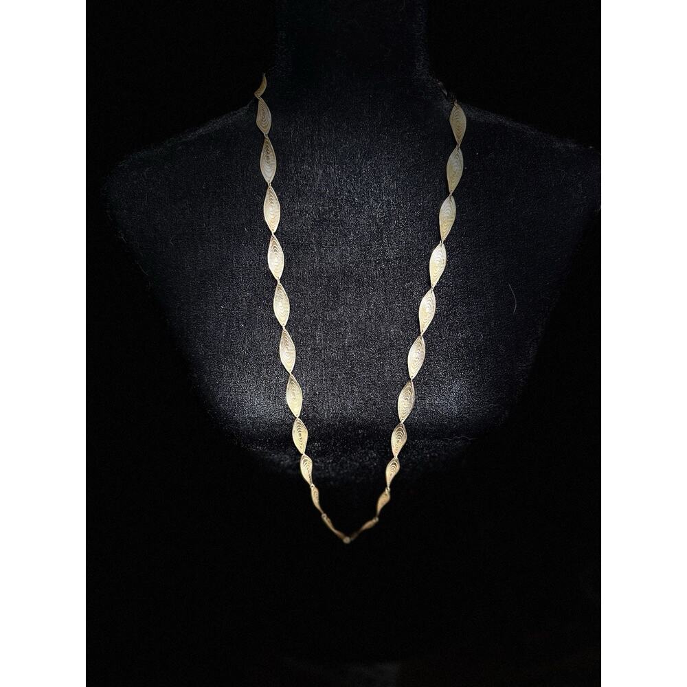 FRANCESCA VISCONTI Gold Oval Twisted Leaves Design Necklace 35" Opera Length